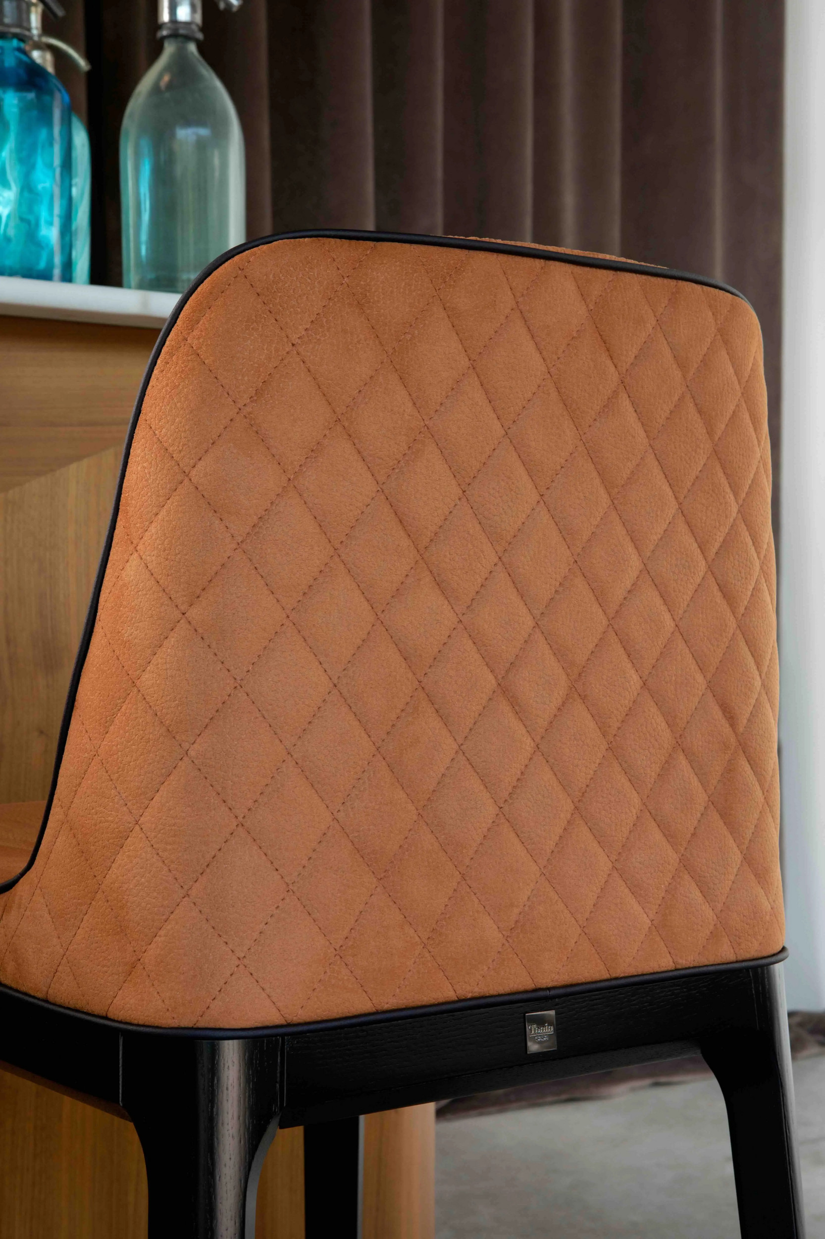 %D0%91%D0%90%D0%A0+%D0%A1%D0%A2%D0%9E%D0%9B+TONIN+CASA%2C+%D0%BC%D0%BE%D0%B4.+MIVIDA++%C3%89LITE